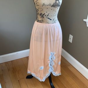 INTERLUDES by CIRA Peach Slip Skirt, Size Medium